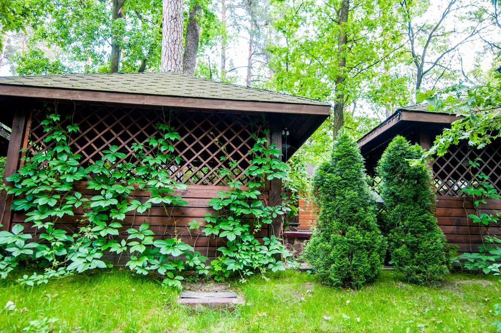 Kolyba House Hotel Kyiv Exterior photo