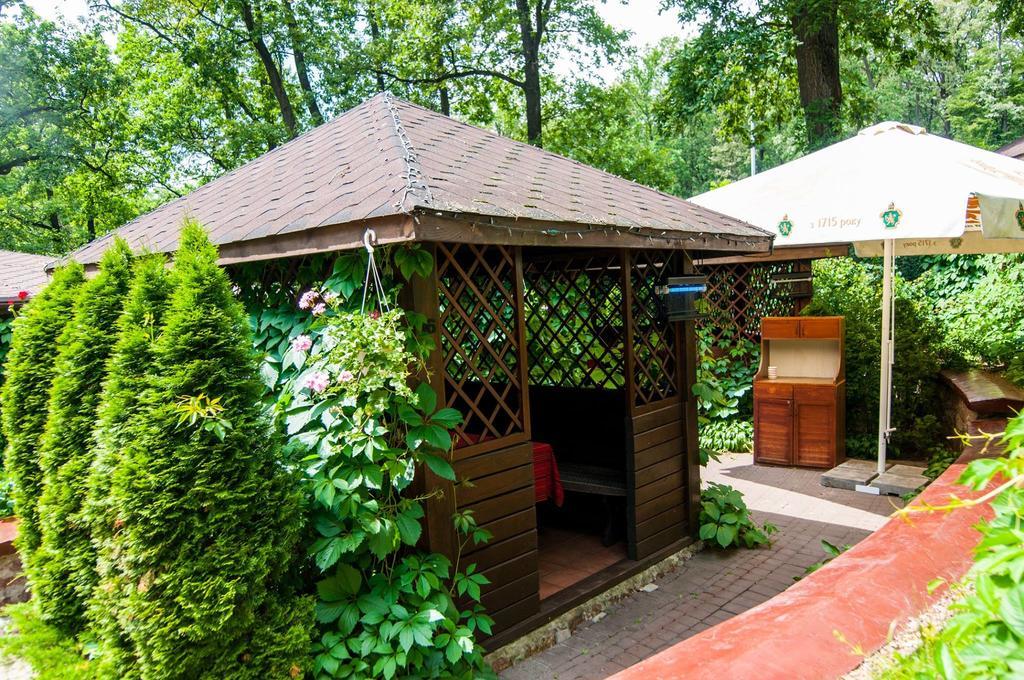 Kolyba House Hotel Kyiv Exterior photo